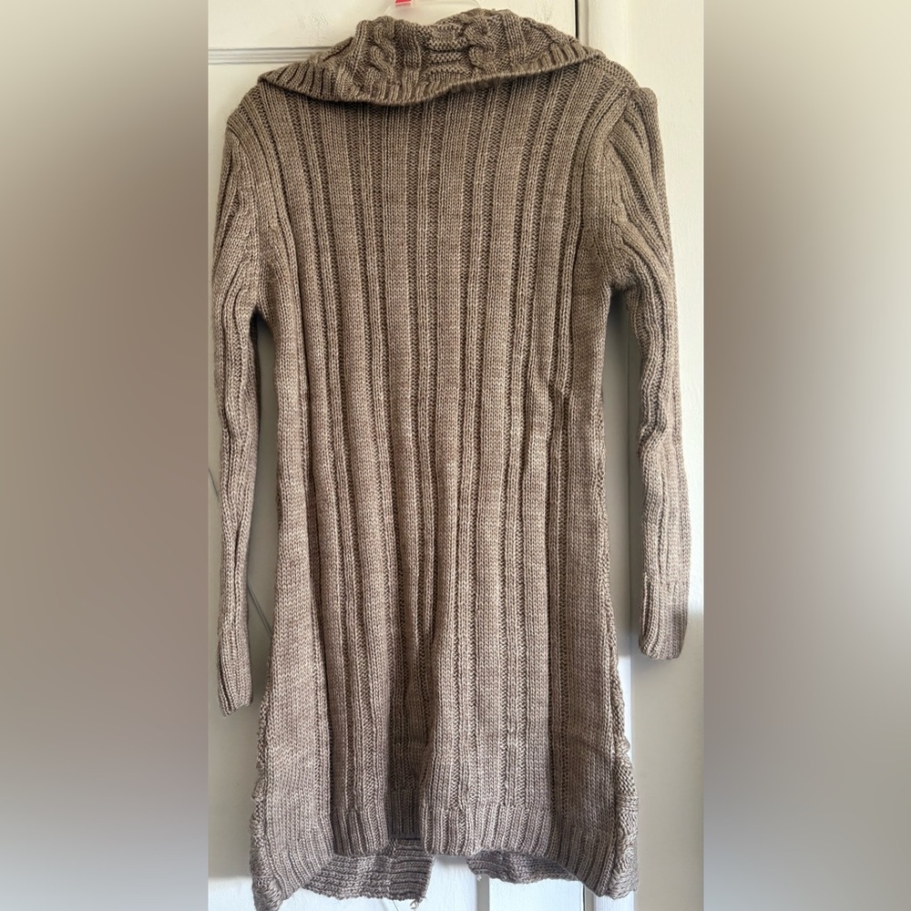 Elegant Tan Cable Knit Cardigan - Picture 2 of 5
